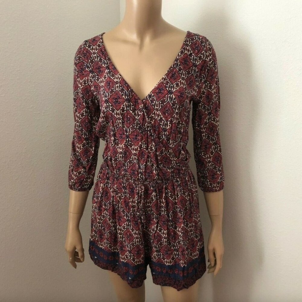 Hollister Geometric Floral Printed Romper V-Neck Size Medium 3/4 Sleeves